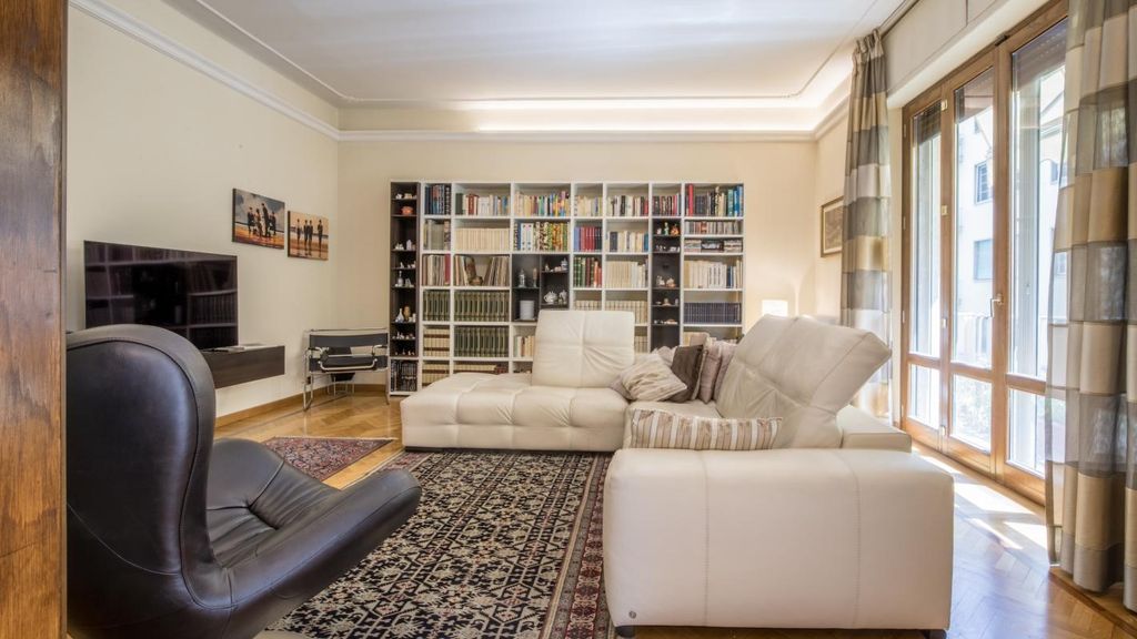 Property photo 2 of 35