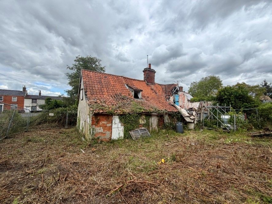 Property photo 2 of 11