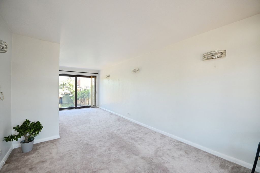 Property photo 2 of 22 Pbox-Img.Jpg