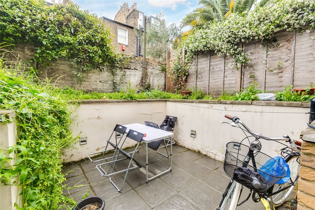 Property photo 2 of 8