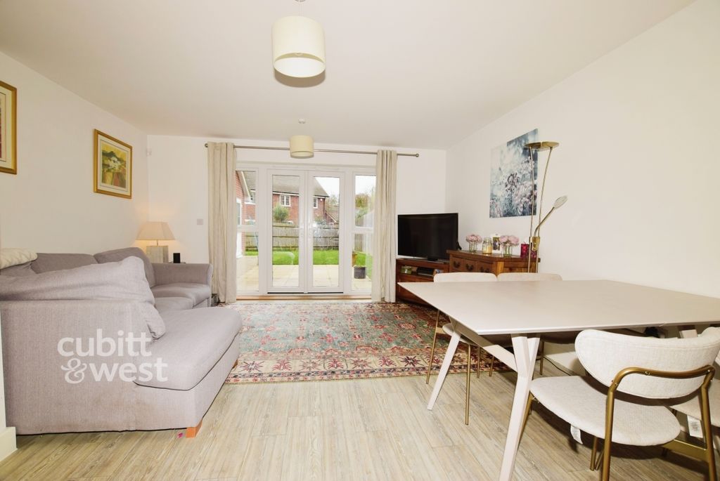 Property photo 3 of 15 0Ff1A955-Dsc_1085