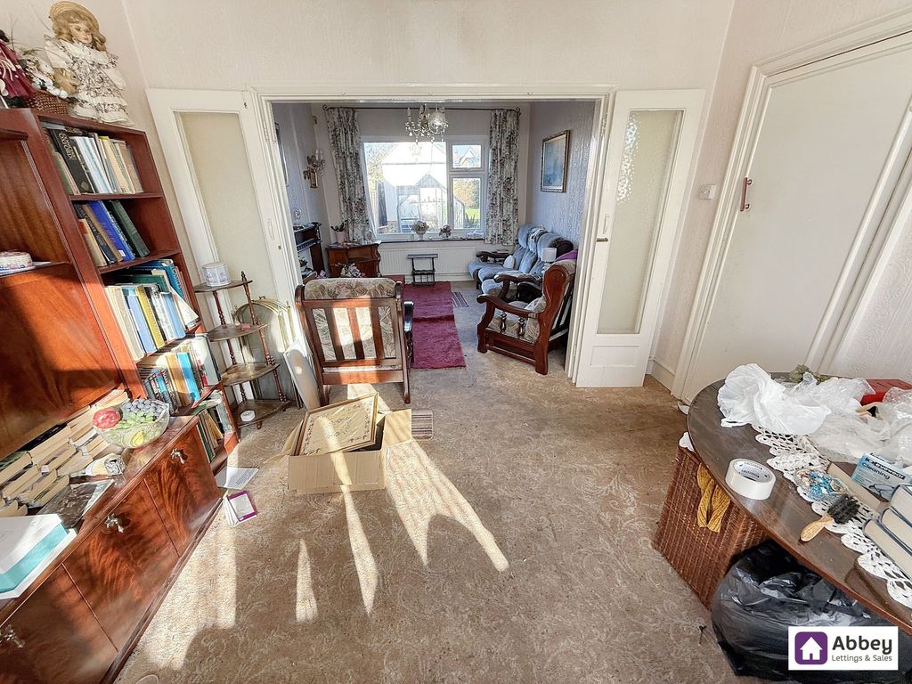 Property photo 3 of 11 Dining Room