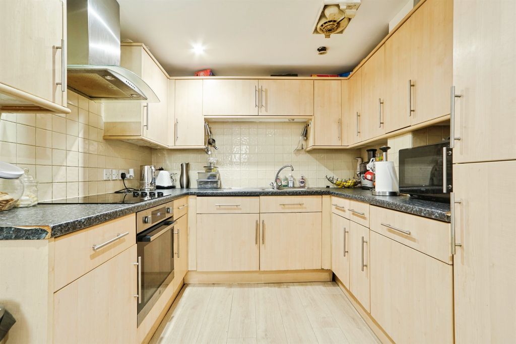 Property photo 2 of 17