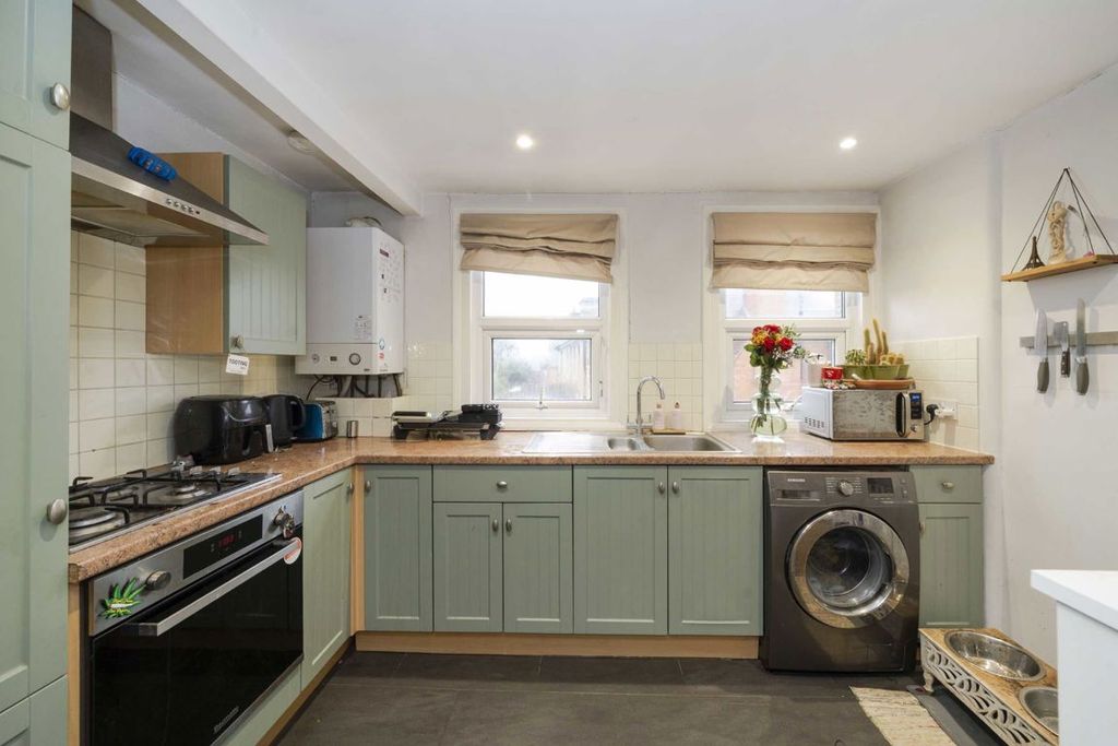 Property photo 2 of 6