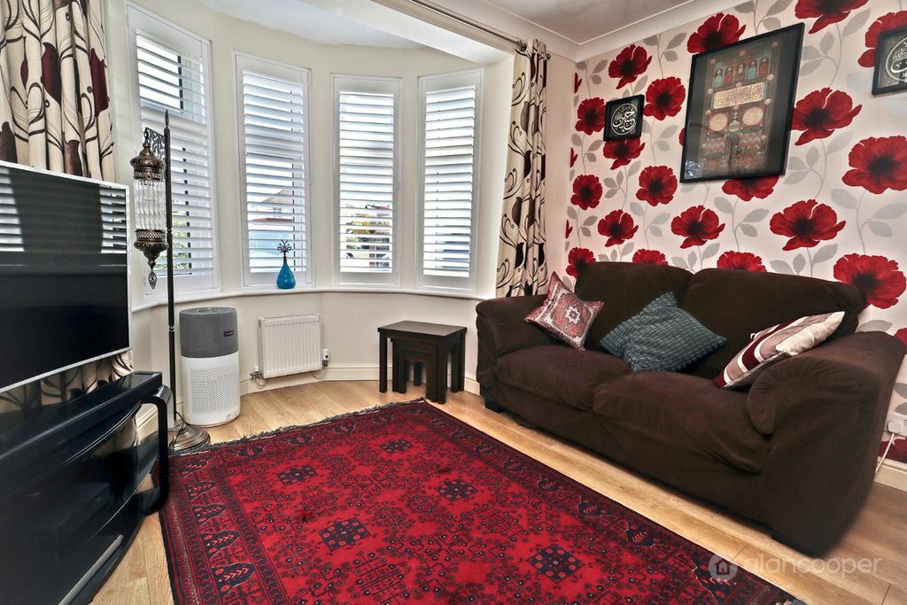 Property photo 3 of 28 5176473