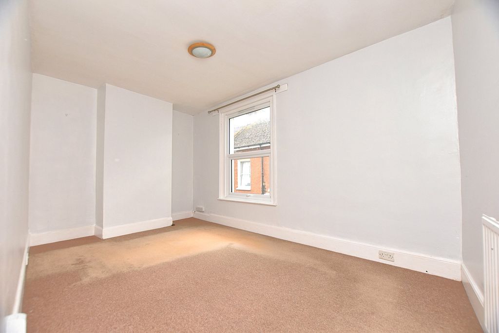 Property photo 2 of 8 Bedroom