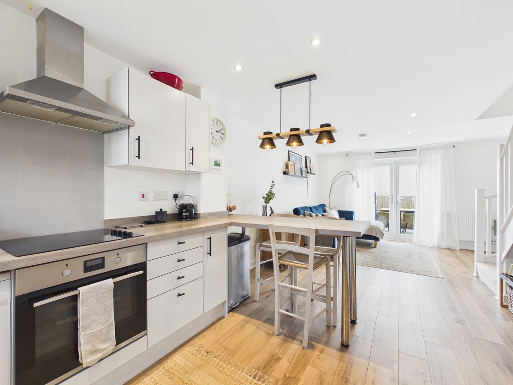 Property photo 3 of 13 Living Space