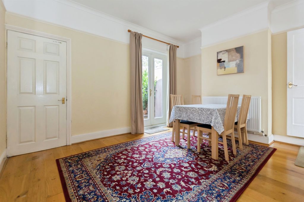 Property photo 3 of 32