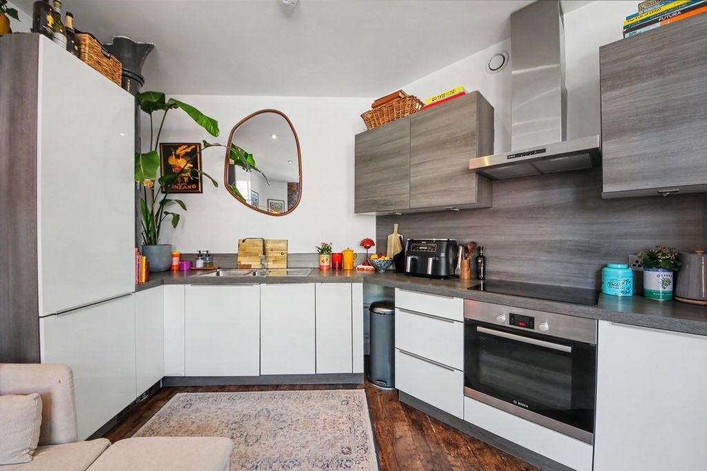 Property photo 2 of 14 Img_9048