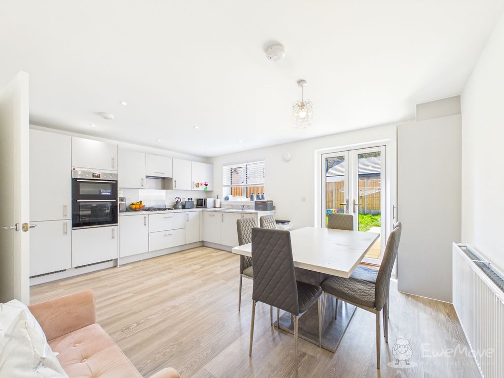 Property photo 2 of 18 Cam03624G0-Pr0223-Still017