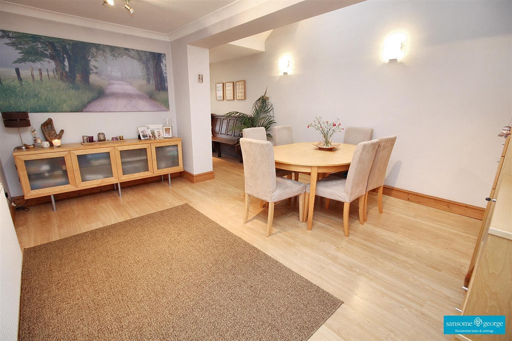 Property photo 3 of 21 Dining Room