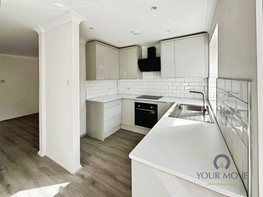 Property photo 3 of 11 Dining Kitchen