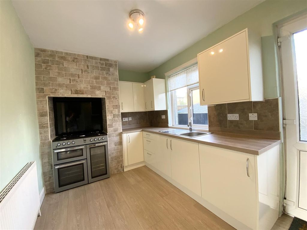 Property photo 2 of 15 Kitchen