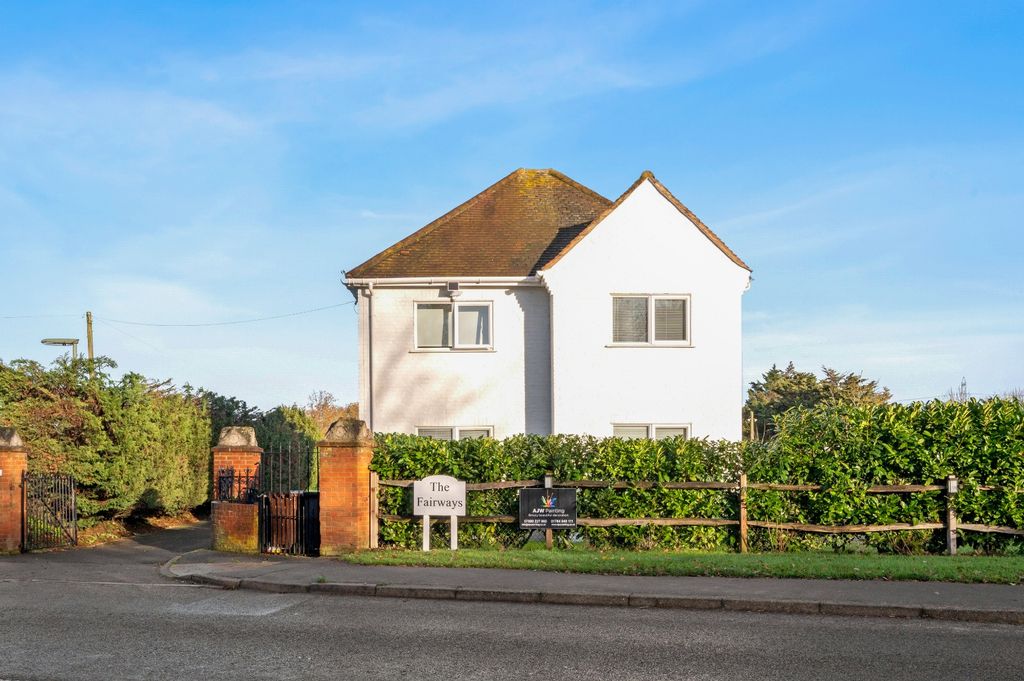 Property photo 1 of 17 579670