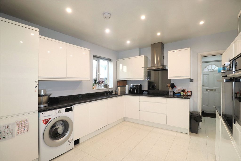 Property photo 3 of 13 Picture No. 24