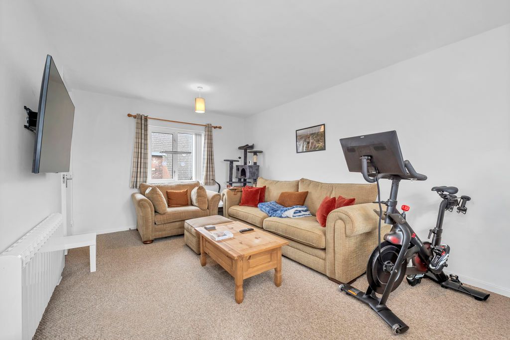 Property photo 3 of 11 Sitting/Dining Room