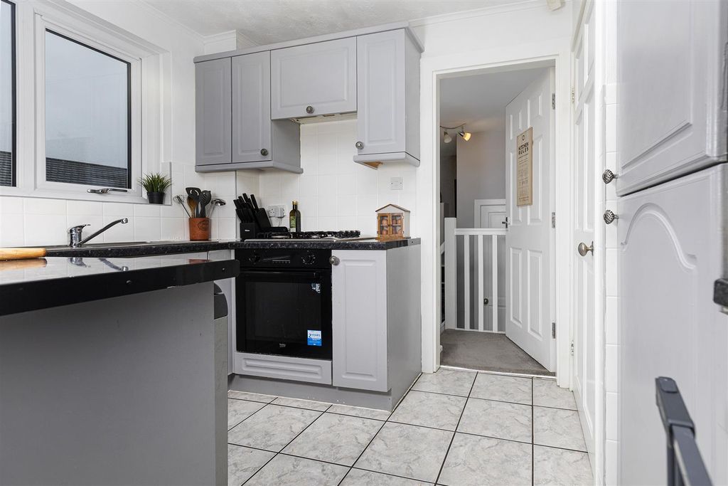 Property photo 2 of 34 Kitchen