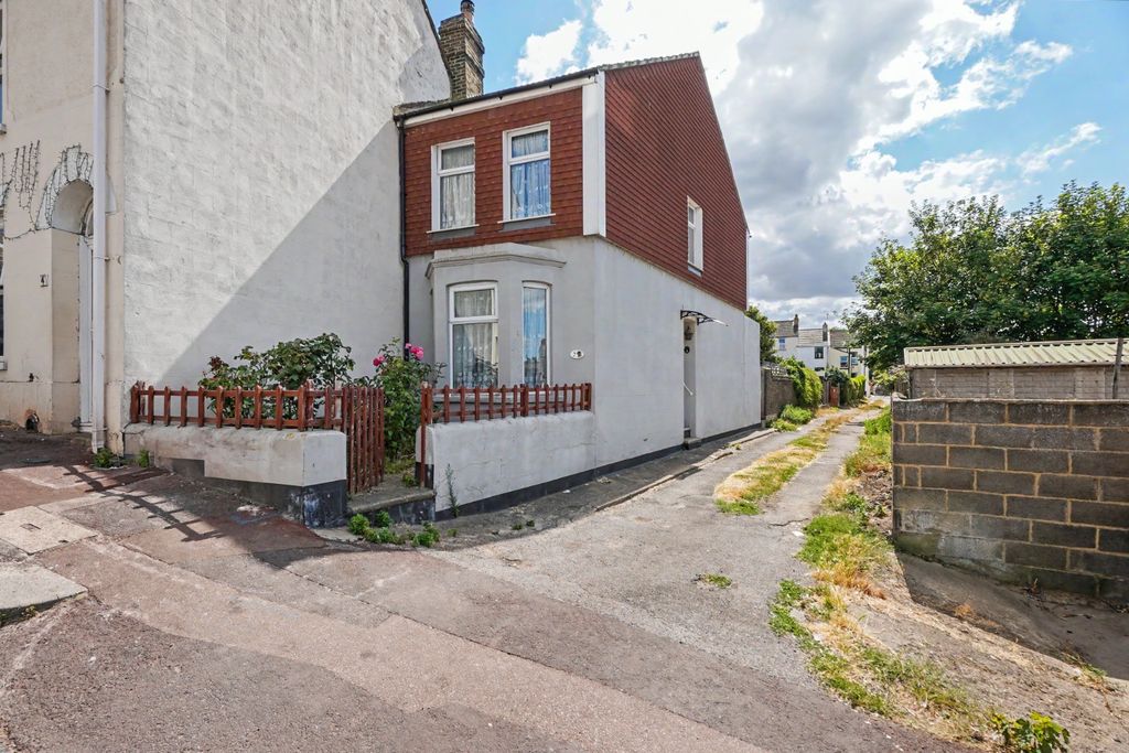Property photo 1 of 20 5351884