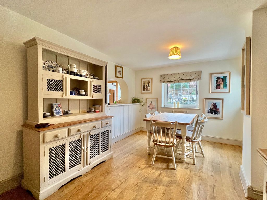 Property photo 3 of 31 Dining Room