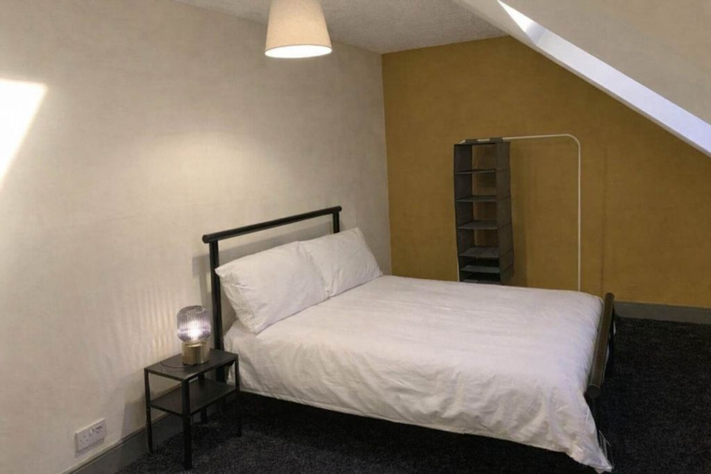 Property photo 2 of 6