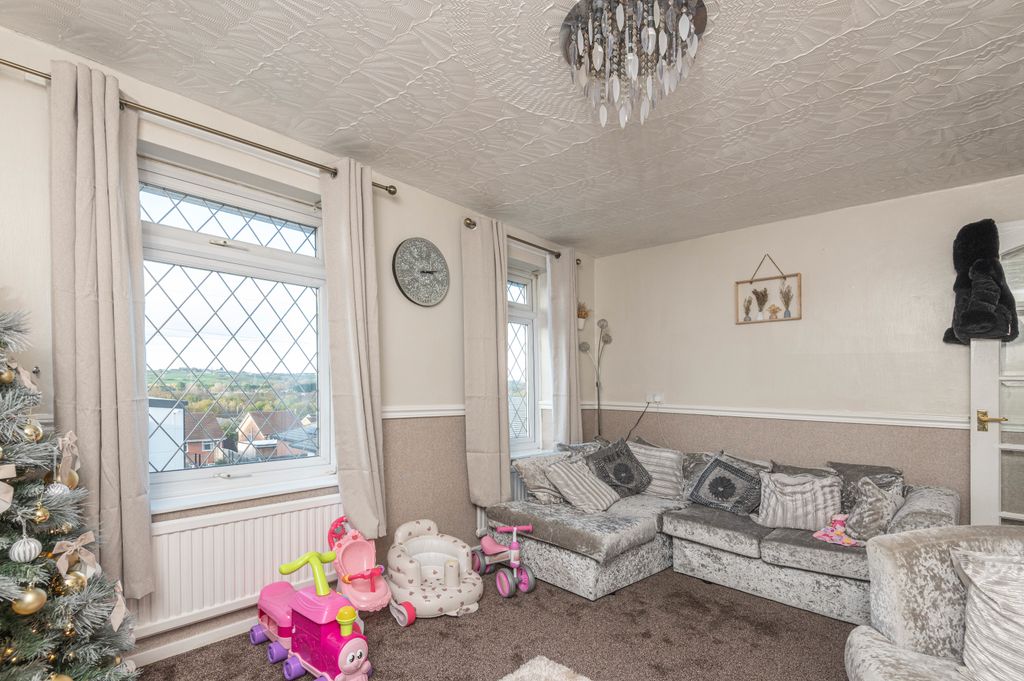 Additional image 4 of 2 bed flat for saleHeckmondwike Road, Dewsbury WF13