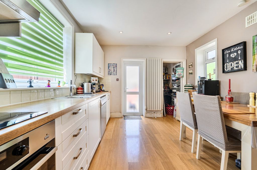 Property photo 2 of 12 145666326A046Eccabaac