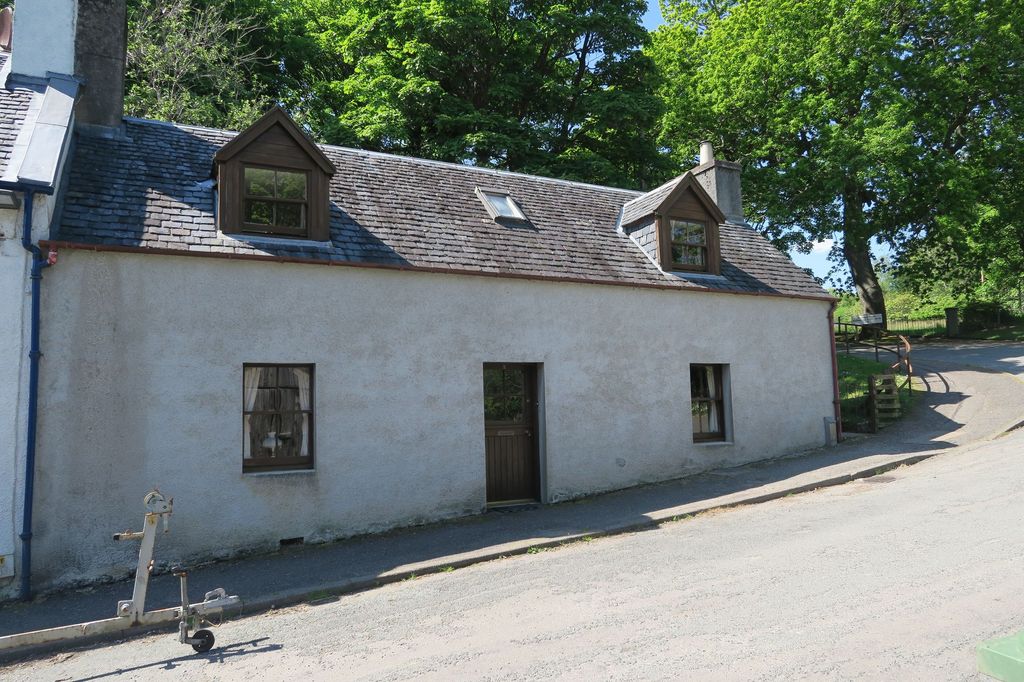 Property photo 1 of 18