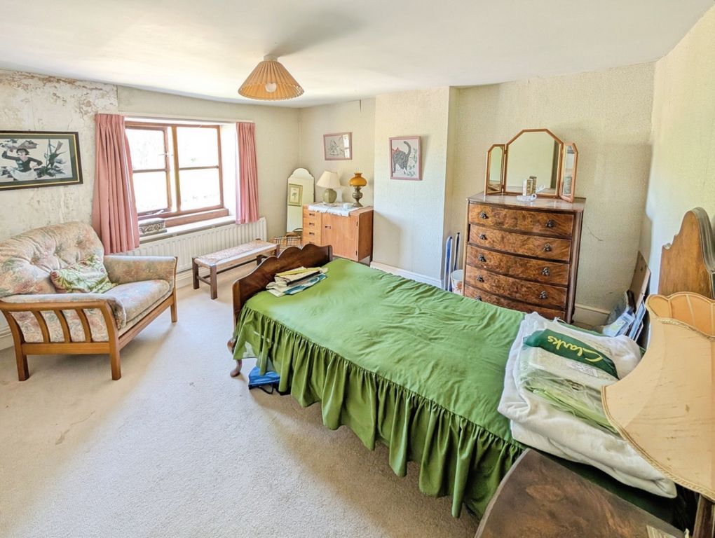 Property photo 3 of 15 Pbox-Bedroom-322449.Jpg