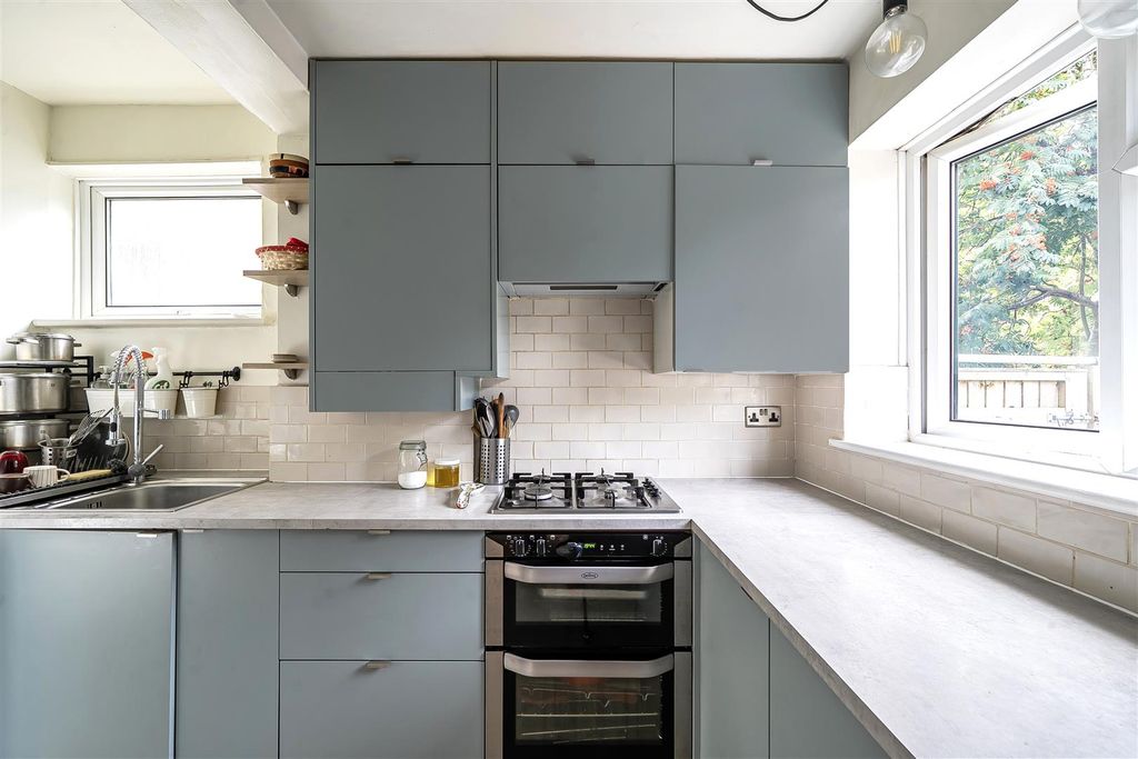 Property photo 3 of 9 Kitchen 2.Jpg