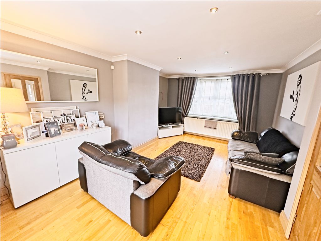 Property photo 2 of 37