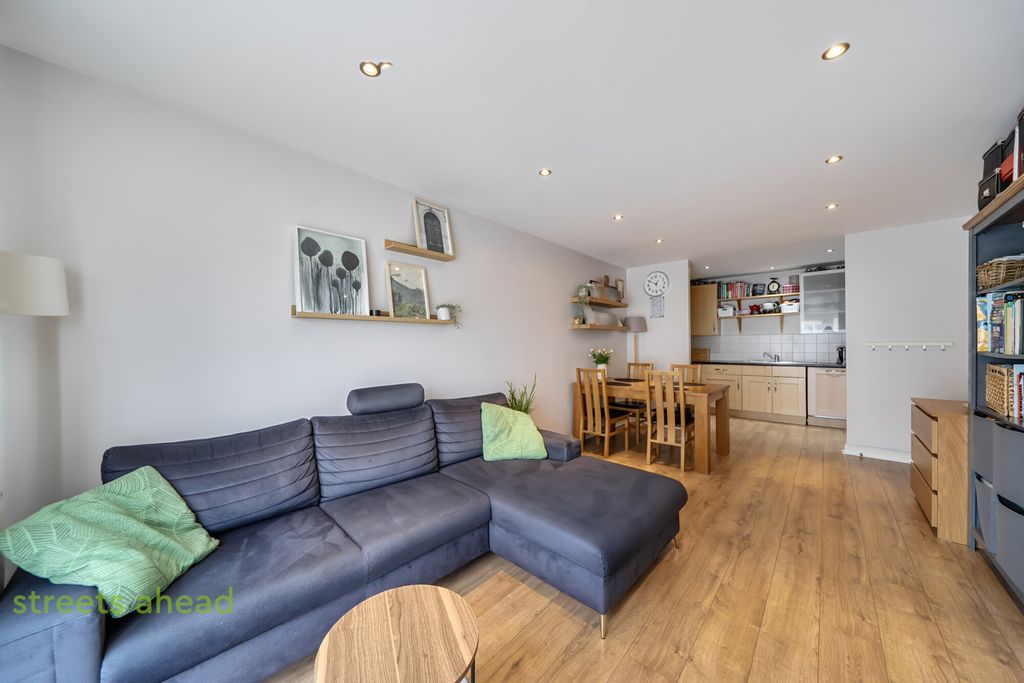 Property photo 1 of 15 58Ffb54A-01Ed-454...
