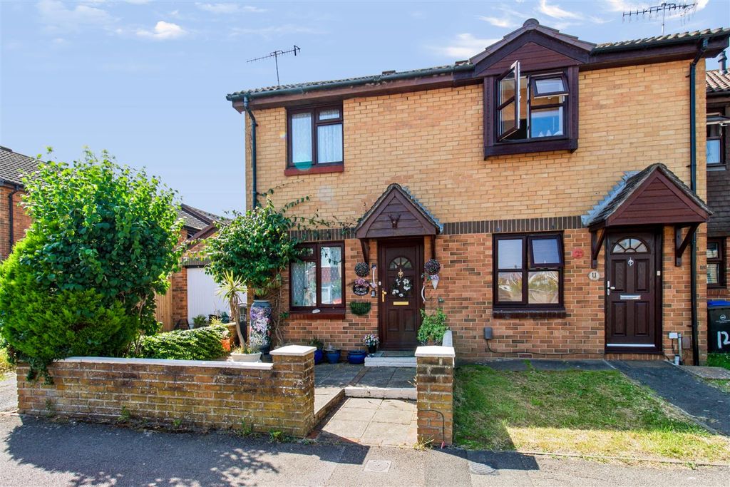 Property photo 1 of 16 Pilgrims Terrace, 10-015.Jpg