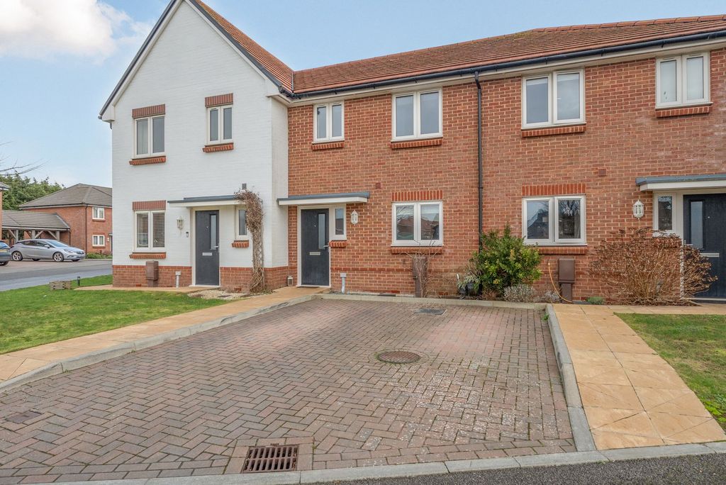 Property photo 1 of 16 Front