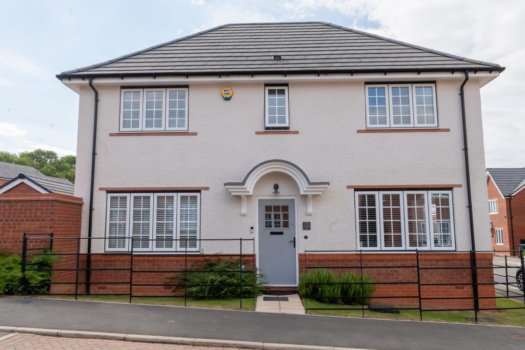 Property photo 1 of 17