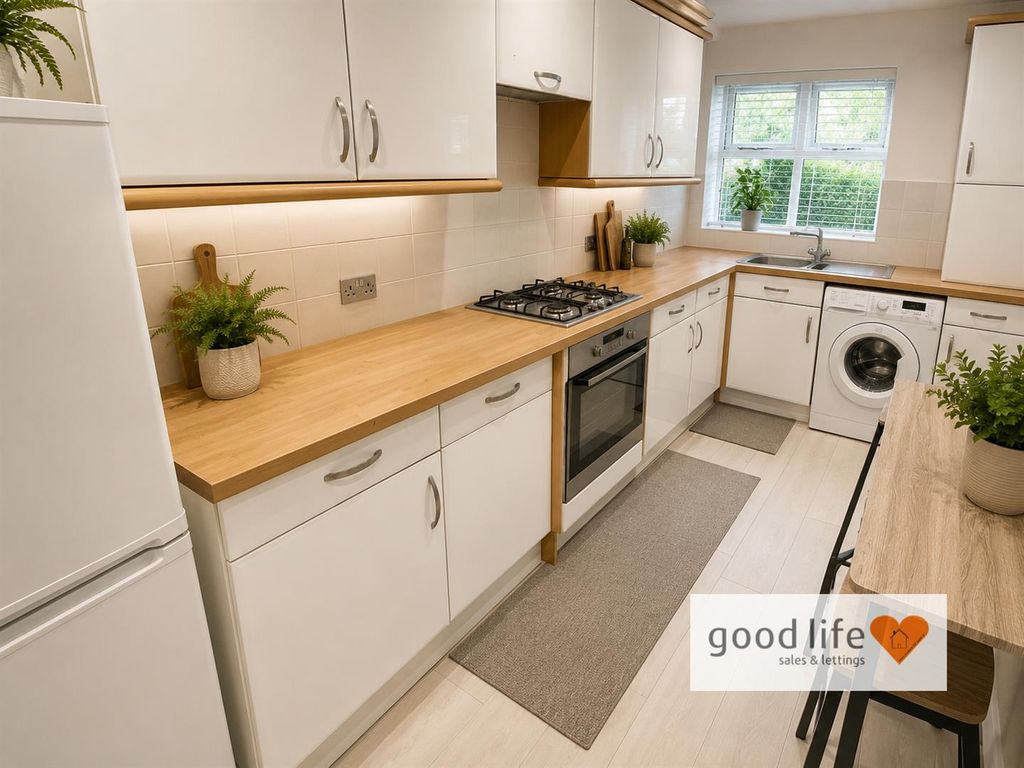Property photo 3 of 9 20260528_184652797_Ios14 Edward House.Jpg