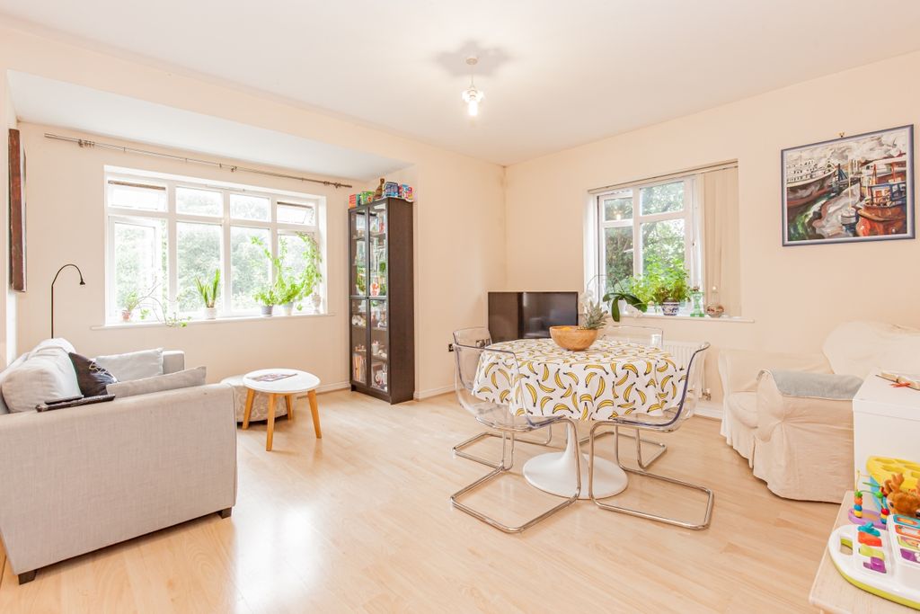 Property photo 2 of 9 137893