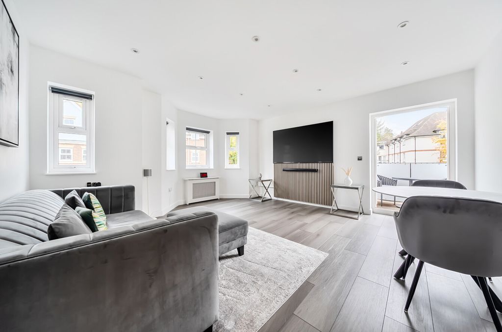 Property photo 3 of 18 1373879-18-69089B...