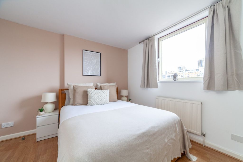 Property photo 3 of 15 Bedroom