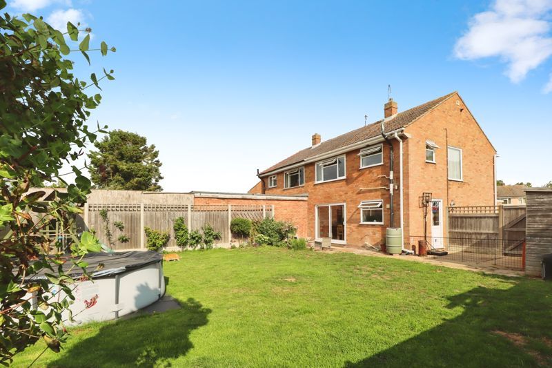 Property photo 1 of 18 St Marys Close
