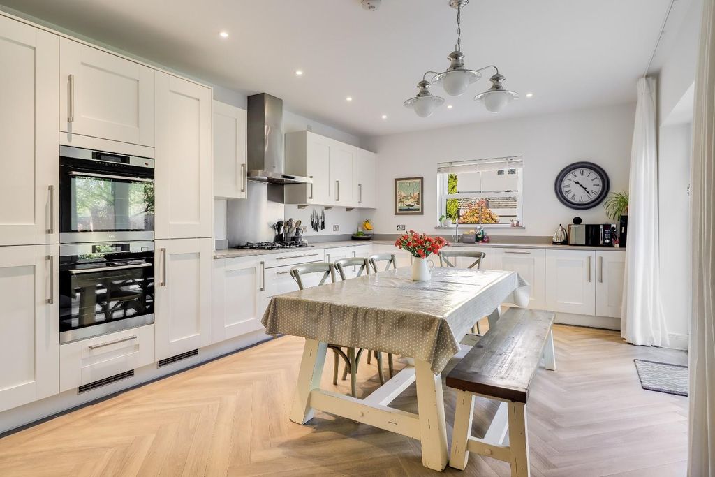 Property photo 2 of 39 Img (11).Jpg