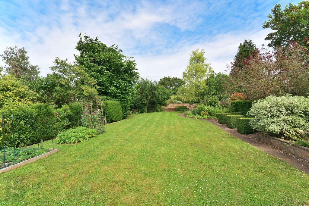 Property photo 3 of 44