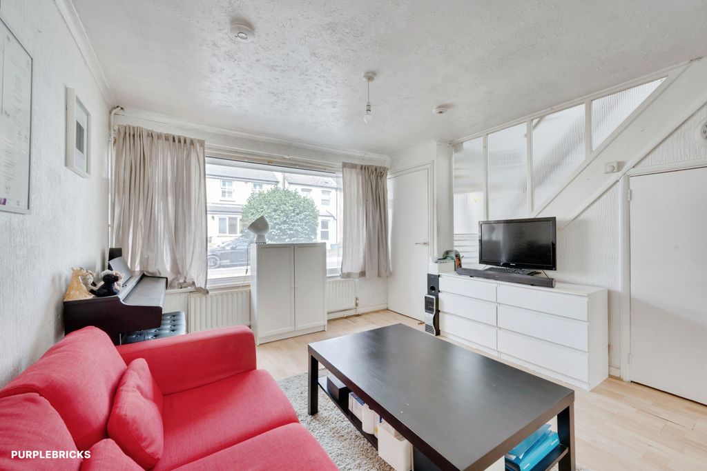 Property photo 3 of 13