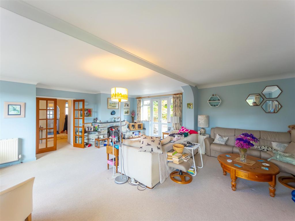 Property photo 2 of 38 Pipers Green-16.Jpg