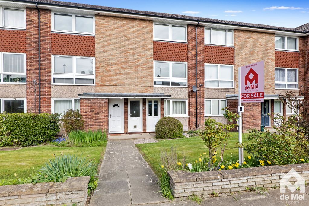 Property photo 1 of 12 Photo 10