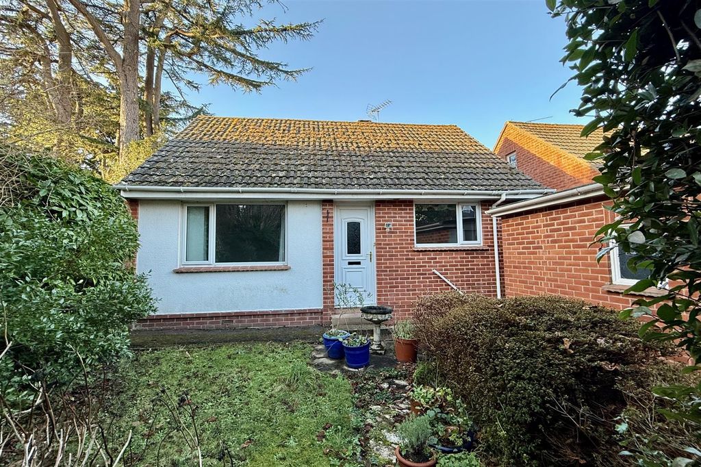 Property photo 1 of 10 8 Matford Lane - 00.Jpeg