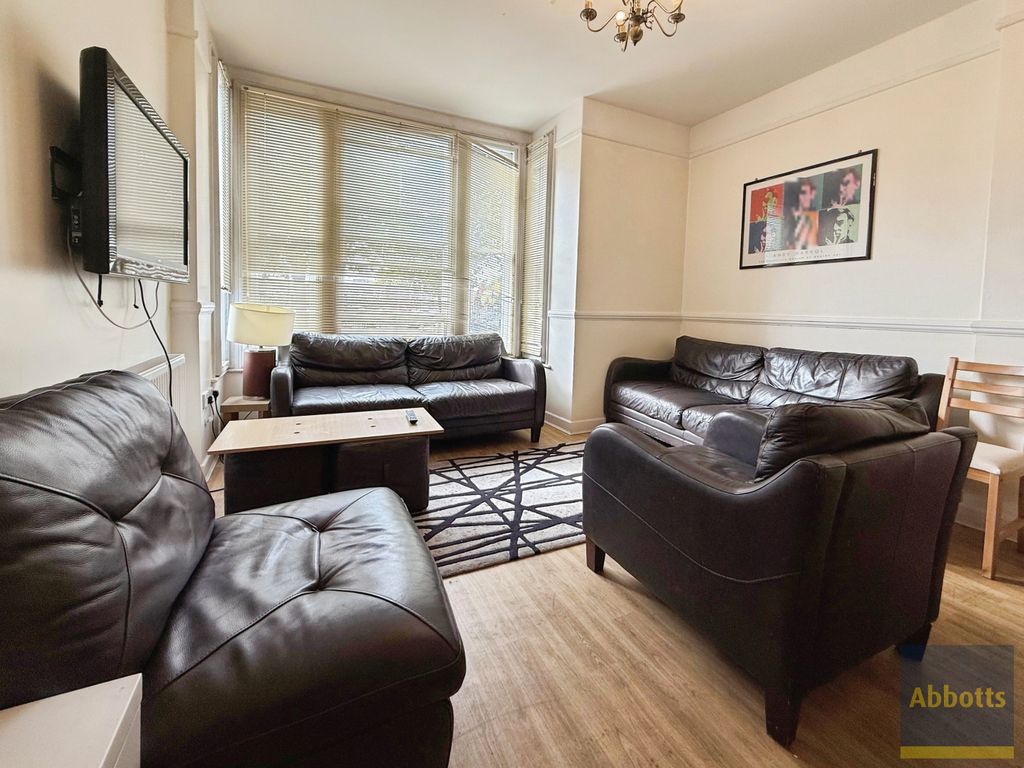 Property photo 3 of 4 Communal Lounge