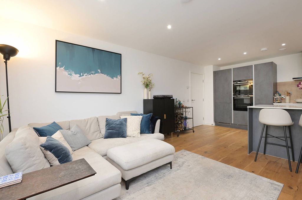 Property photo 3 of 24