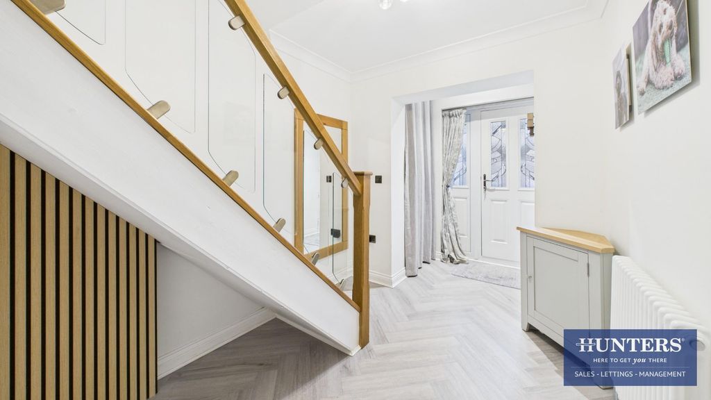 Property photo 3 of 23 Hallway