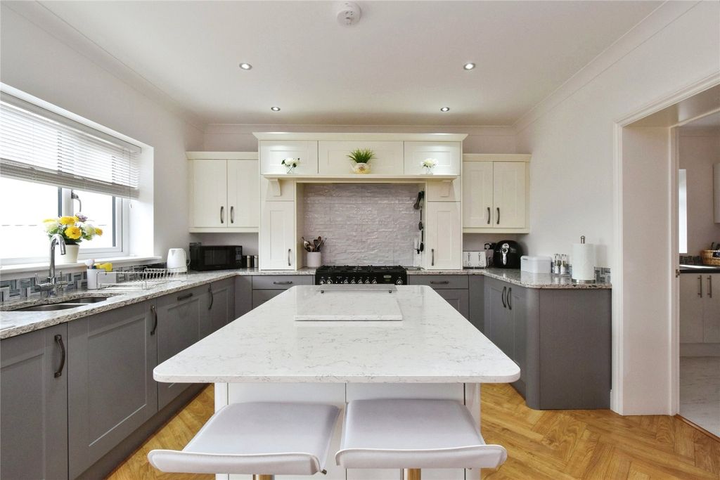 Property photo 3 of 27 Picture No. 08