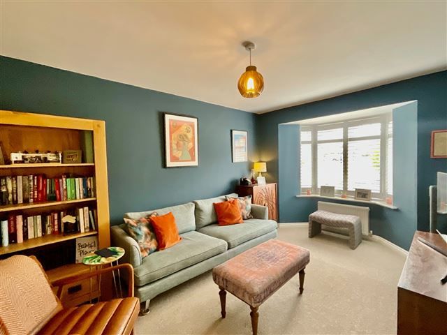 Property photo 2 of 21 Lounge